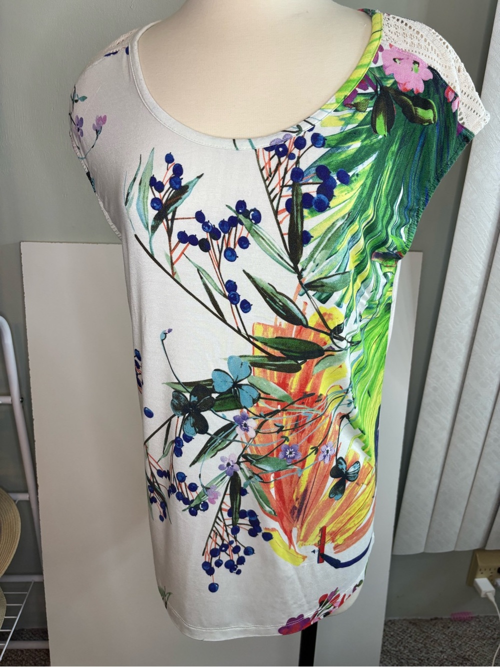 Peck & Peck White Multicolor Floral Print Cap Sleeve Tunic